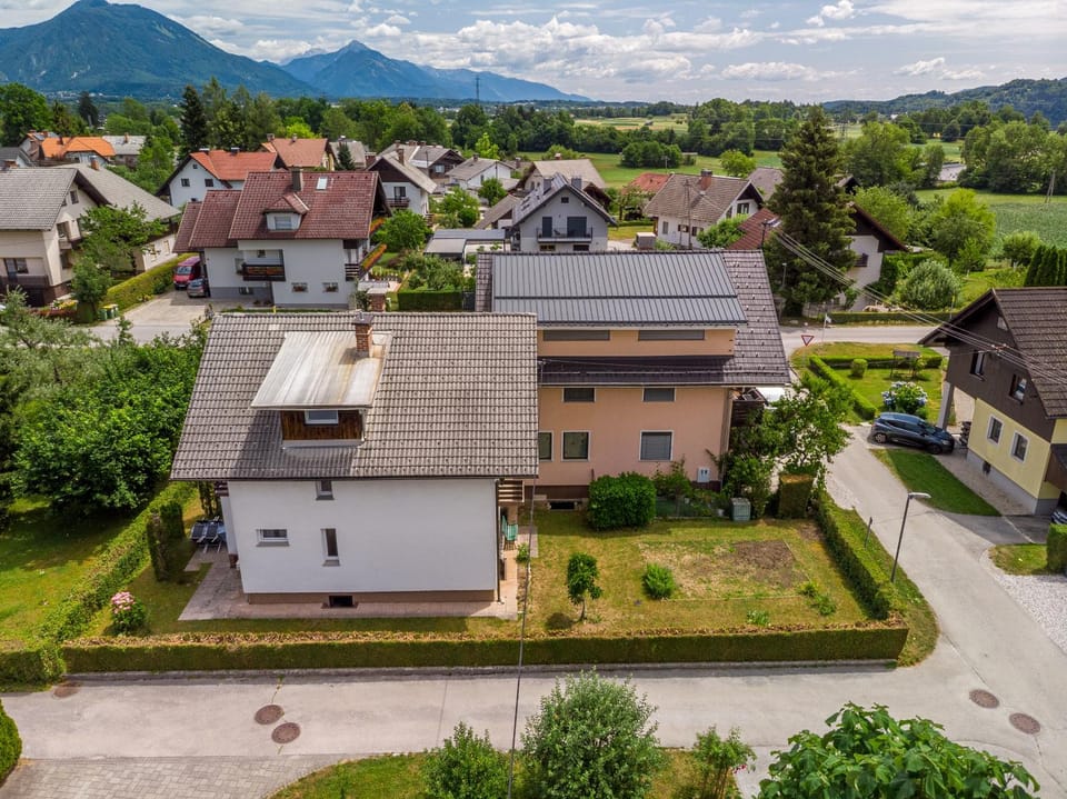Property building, Neighbourhood, Street view
