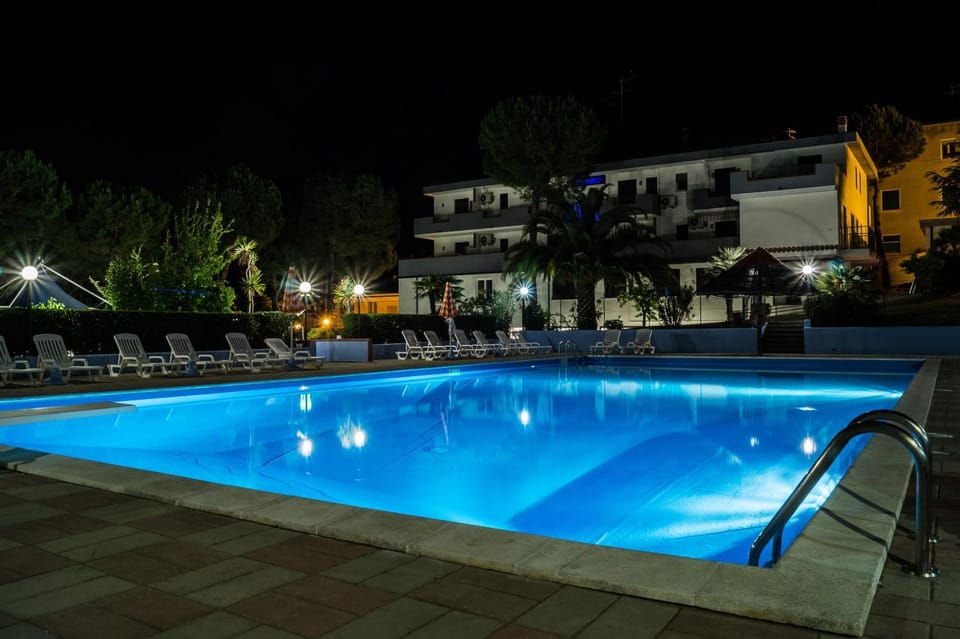 Night, Swimming pool