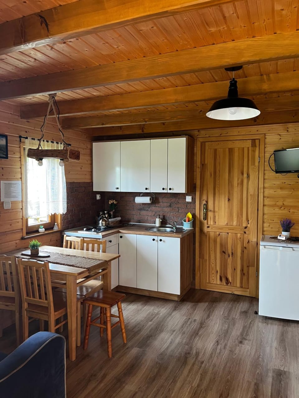 Kitchen or kitchenette, Living room, Dining area, pet friendly, stove