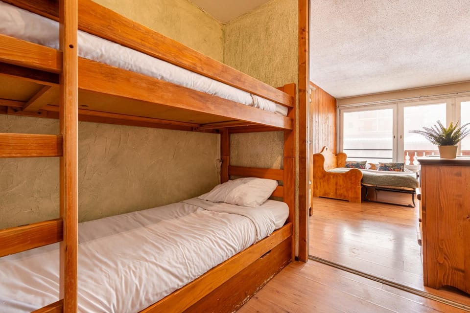 Bed, Bedroom, bunk bed