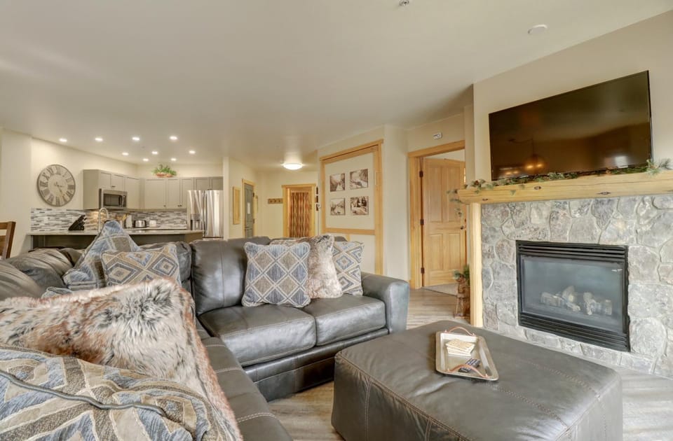 CS302 Copper Springs Apartment in Summit County