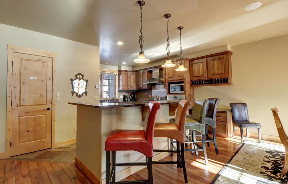 39B Union Creek Townhomes West Apartment in Summit County