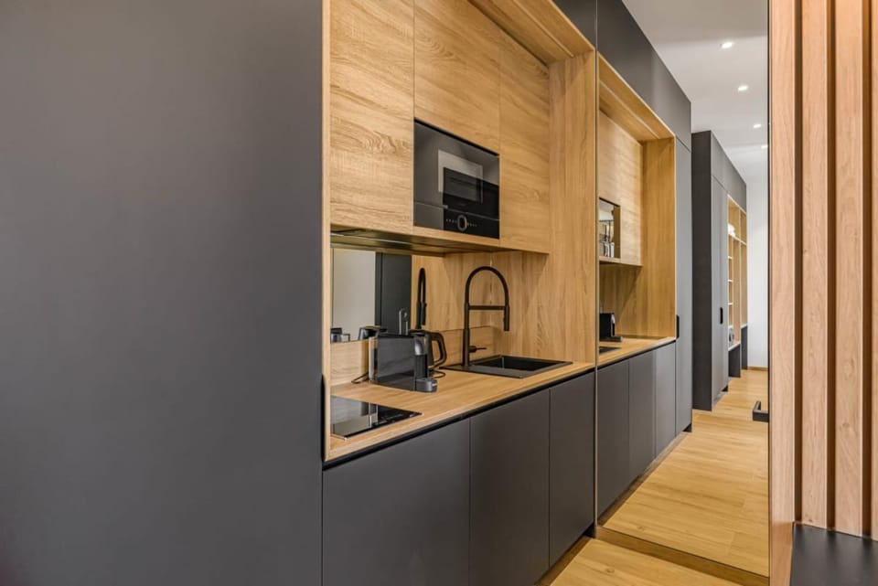 Coffee/tea facilities, dishwasher, furniture, hair dryier, microwave, oven, stove, toaster, washing machine, dryer, kitchen