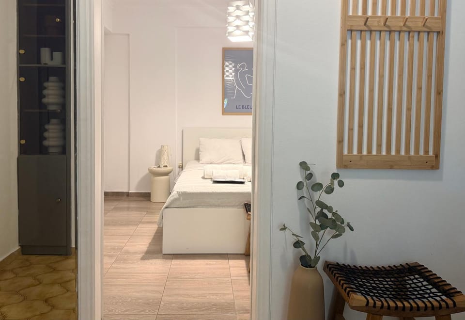 Modern Flat by Flisvos Marina & Trocadero Apartment in South Athens