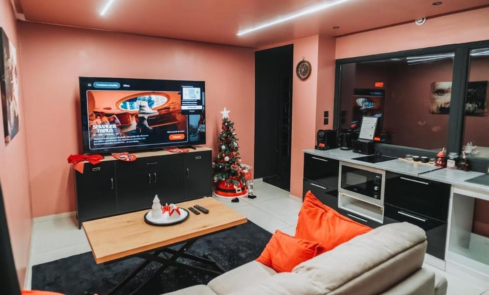 Luxury Love Room Private Jacuzzi Lyon Apartment in Villeurbanne