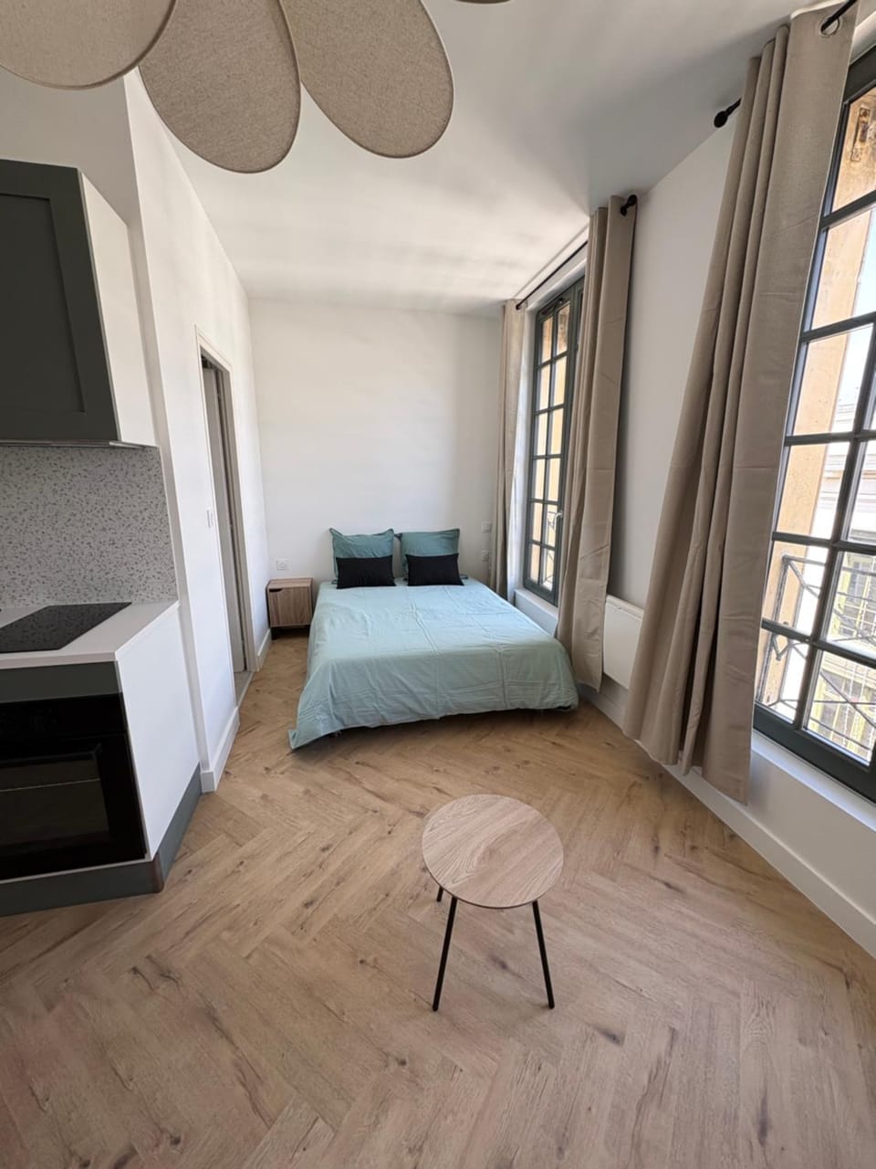 Bed, Photo of the whole room