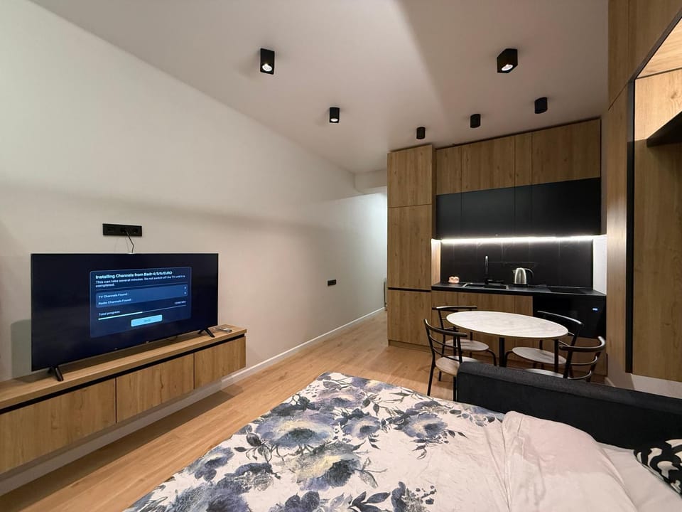TV and multimedia, Kitchen or kitchenette, Living room