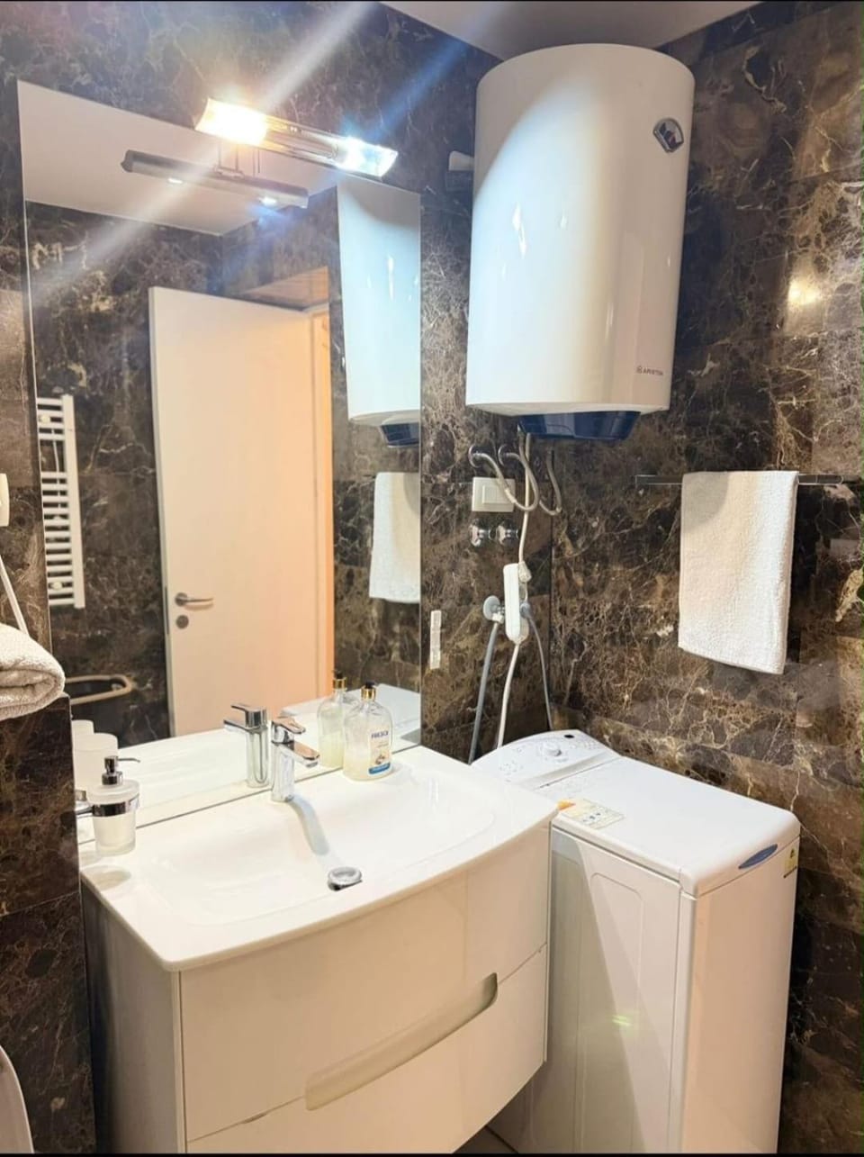 Shower, Bathroom, towels