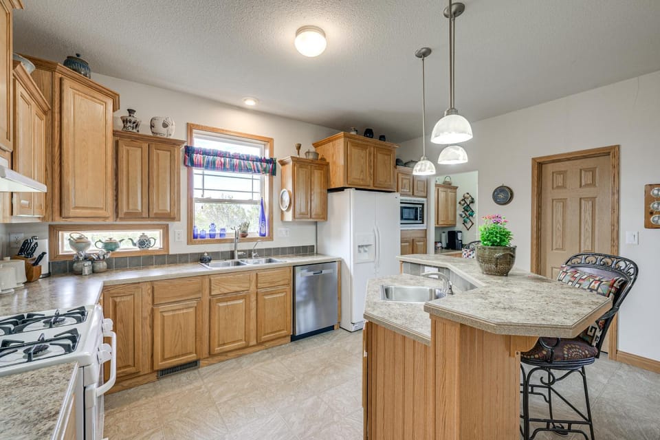 Quiet Porch & Deck! Dog-Friendly Home Near Durango House in La Plata County