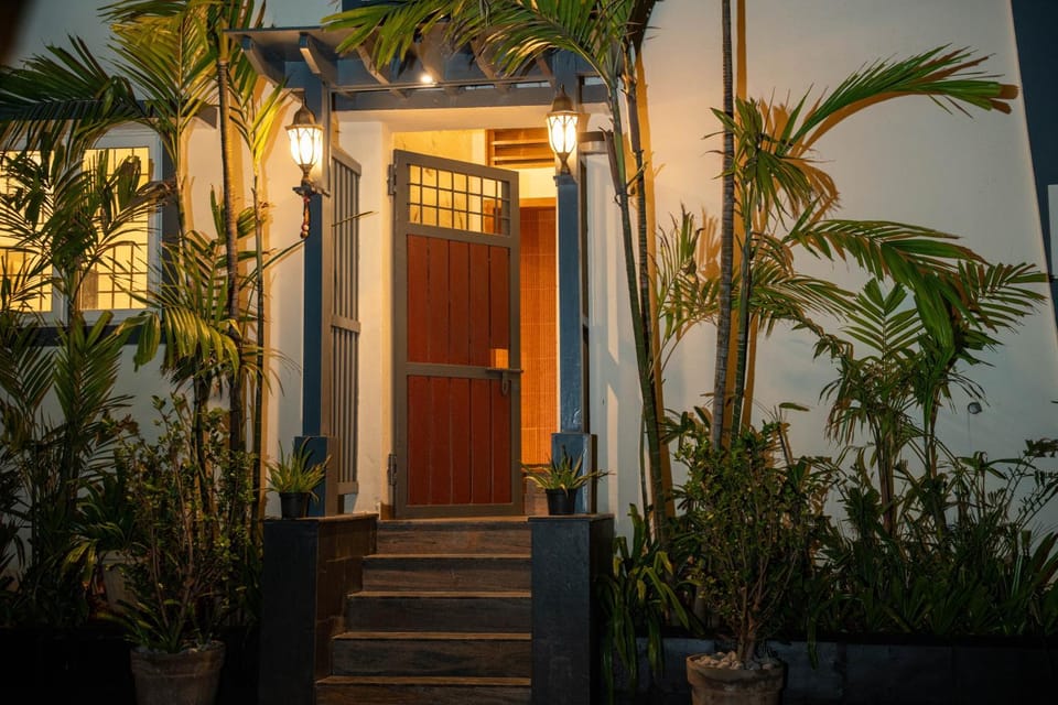 Facade/entrance