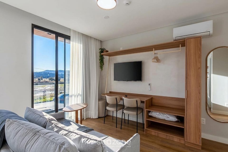 TV and multimedia, Living room, Mountain view