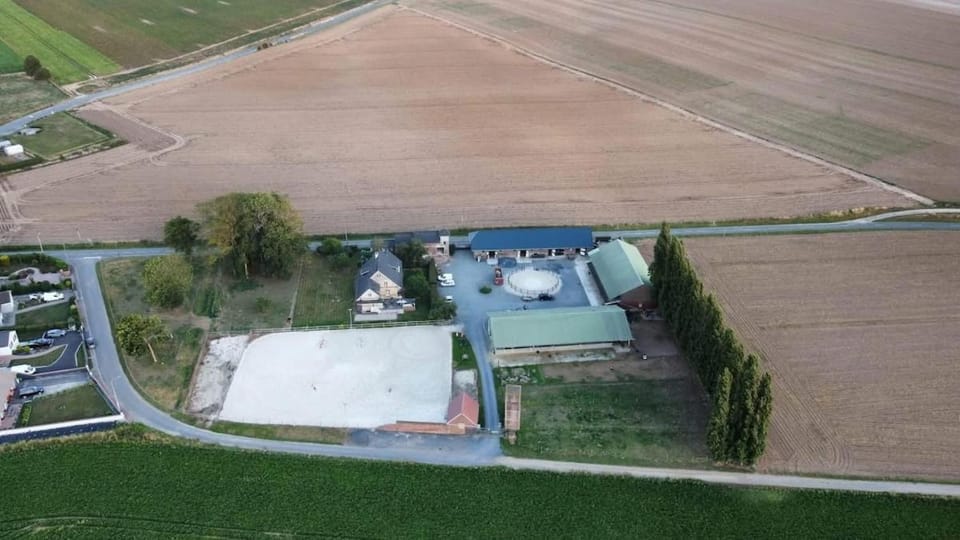 Gîte au coeur d'une écurie de propriétaire House in Hauts-de-France