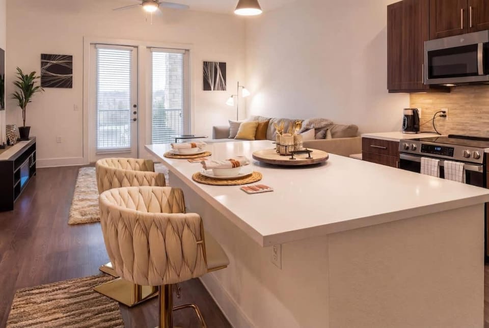 Luxury Executive Living DART Rail Workspace Apartment in Richardson