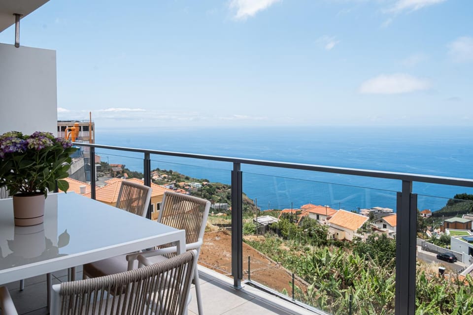 Patio, Day, Natural landscape, View (from property/room), Balcony/Terrace, Dining area, Sea view