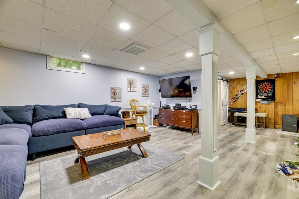Game Room, Deck & Fire Pit! Pocono Mtn House House in Tunkhannock Township