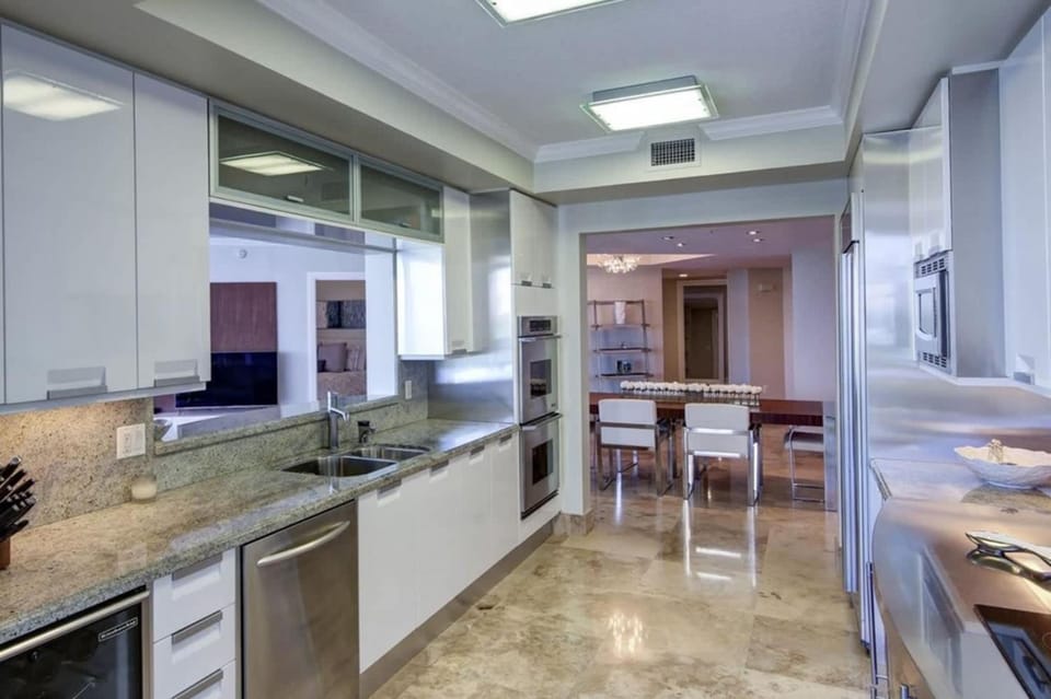 Three Bedroom Condo with Marina Views and Private Balcony Apartment in Fort Lauderdale