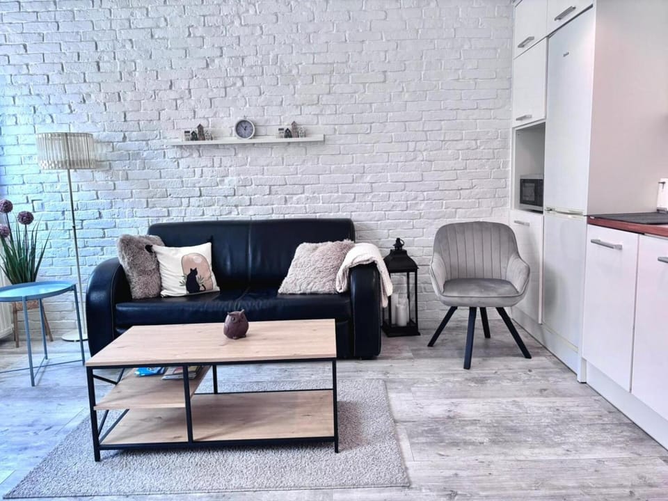 Kitchen or kitchenette, Living room, Seating area