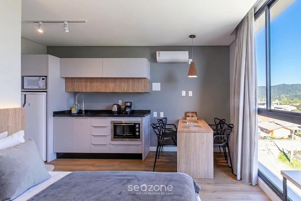 View (from property/room), Kitchen or kitchenette, Dining area, Bedroom