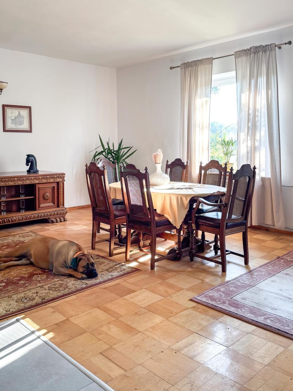 Living room, Dining area