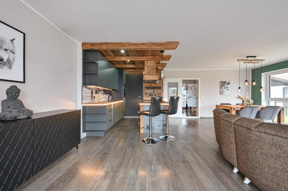 Kitchen or kitchenette, Living room