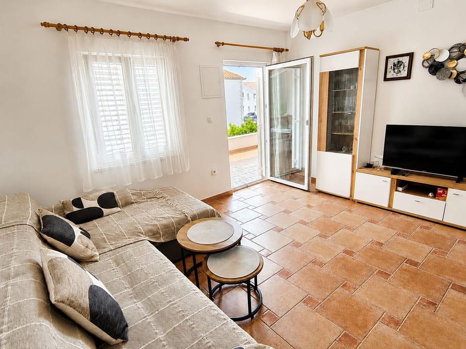 TV and multimedia, Balcony/Terrace, Living room, Other, Seating area