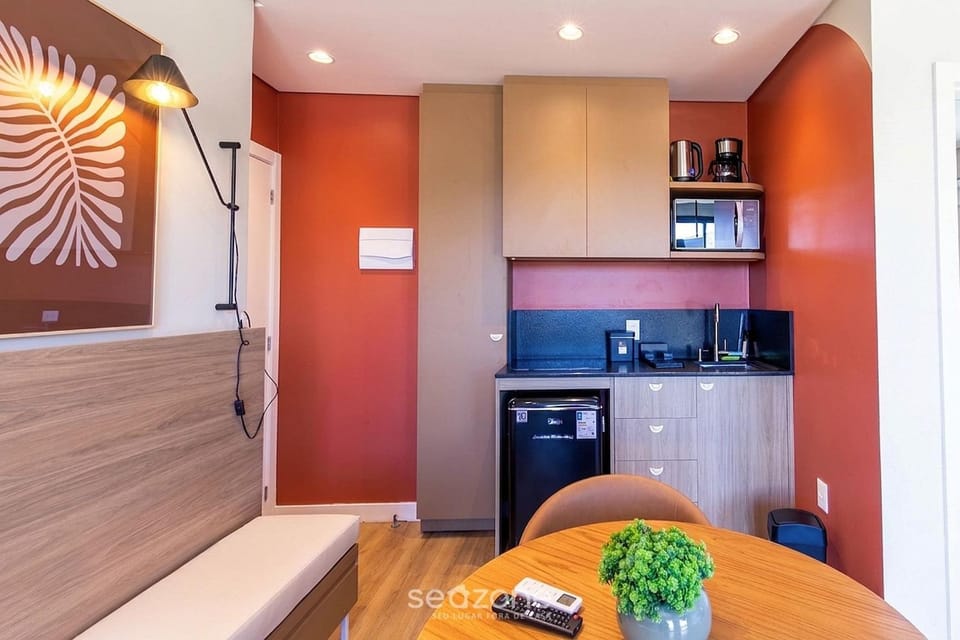 Kitchen or kitchenette, Seating area, Bedroom
