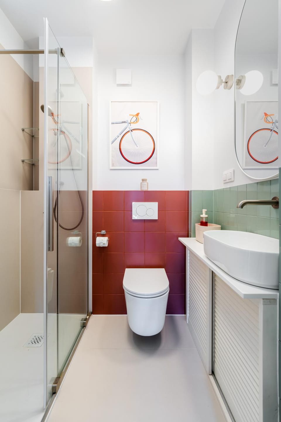 Shower, Toilet, Bathroom, hair dryier, towels