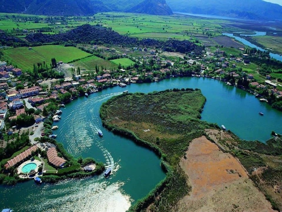 DALYANda HAVUZLU MUHTEŞEM DAİRE Apartment in Dalyan