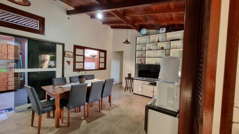 Casa Térrea com piscina, área gourmet com churrasqueira e quartos com ar condicionado House in Florianopolis