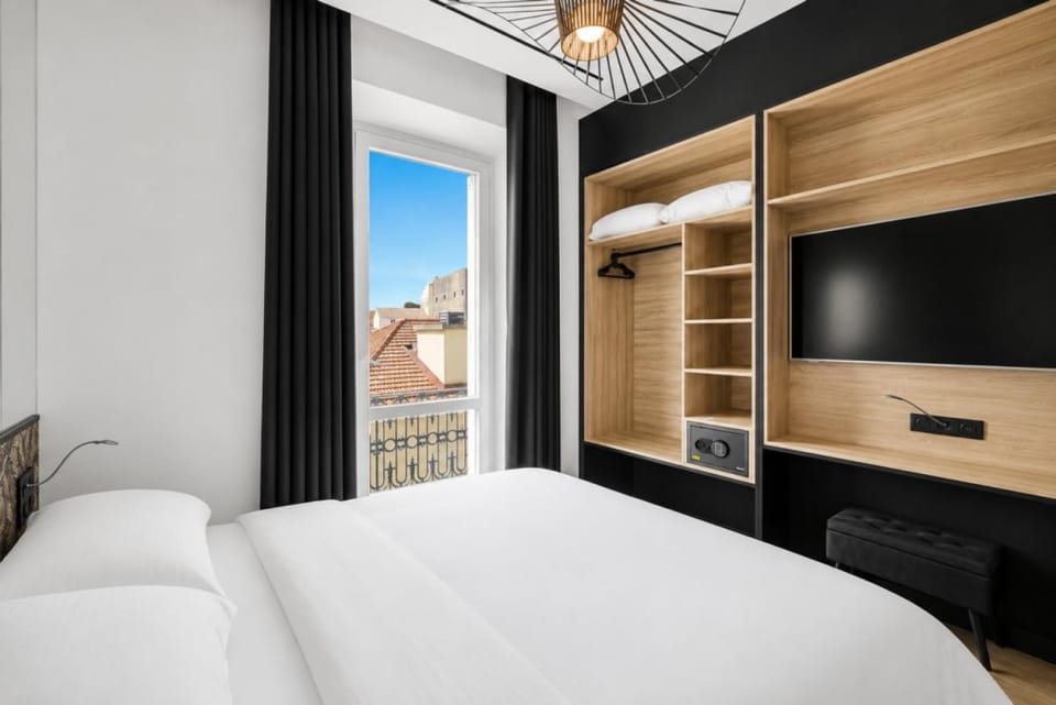 Bed, Photo of the whole room, Bedroom, wardrobe