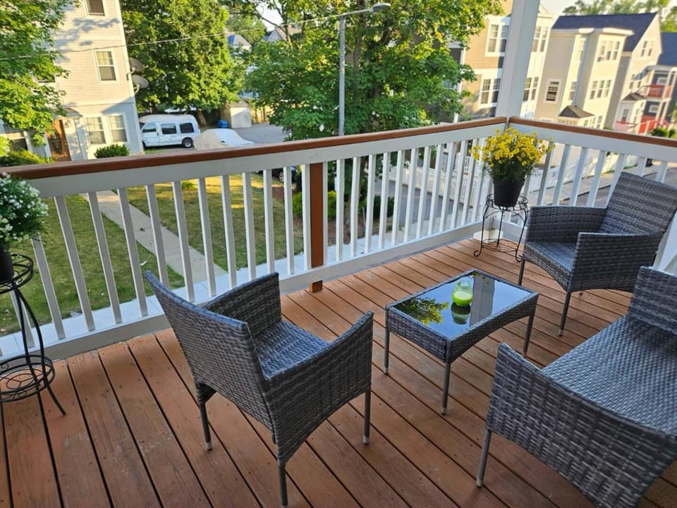 Stylish 3BR King Bed Ideal for Professionals Apartment in Quincy