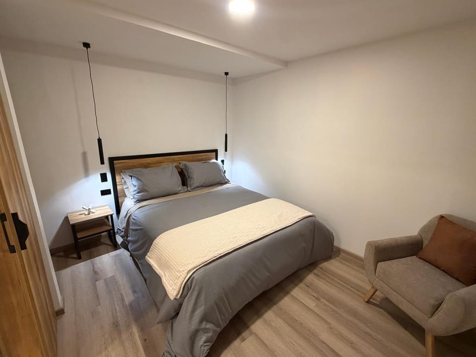 Bed, Photo of the whole room, Bedroom