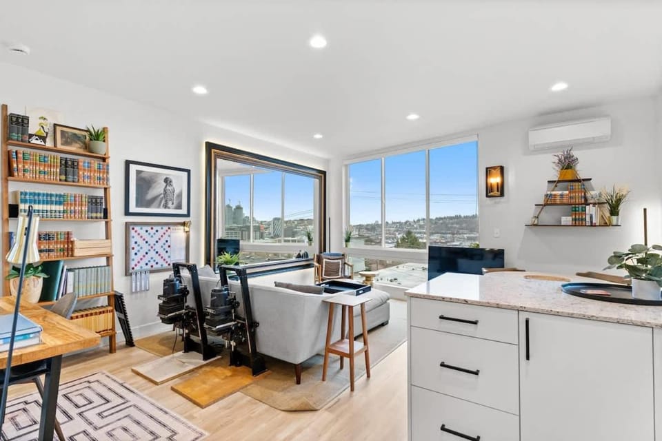 Rooftop terrace & mountain views on Queen Anne House in South Lake Union