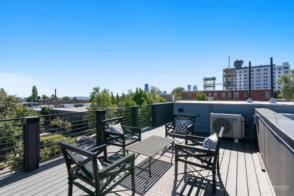 Capitol Hill private terrace & mountain views House in Capitol Hill