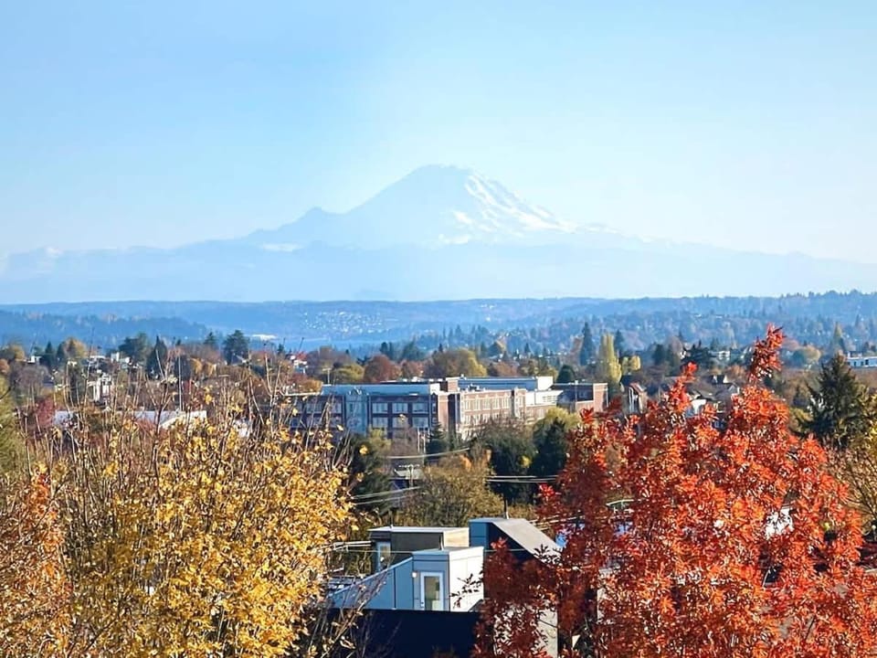 Capitol Hill private terrace & mountain views House in Capitol Hill