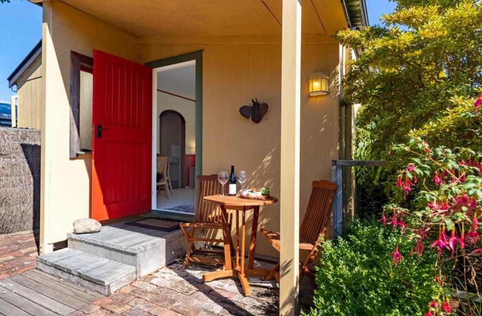 Shy Cottage House in Wellington Region