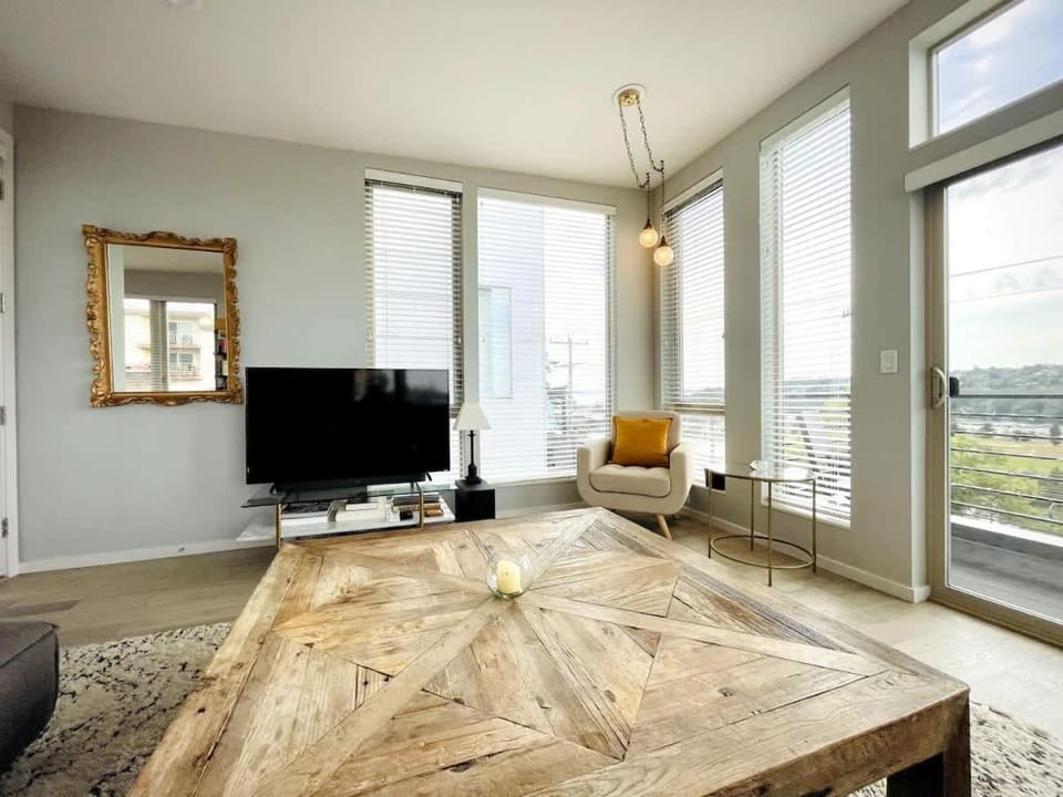 Sunset views with private terrace on Queen Anne House in Queen Anne
