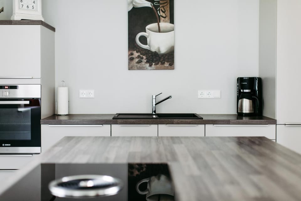 Kitchen or kitchenette, Living room
