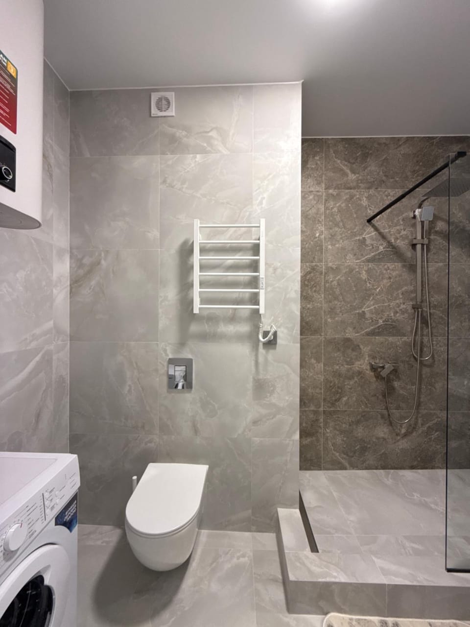 Апартаменты с балконом у парка Победы! Apartment in Odessa