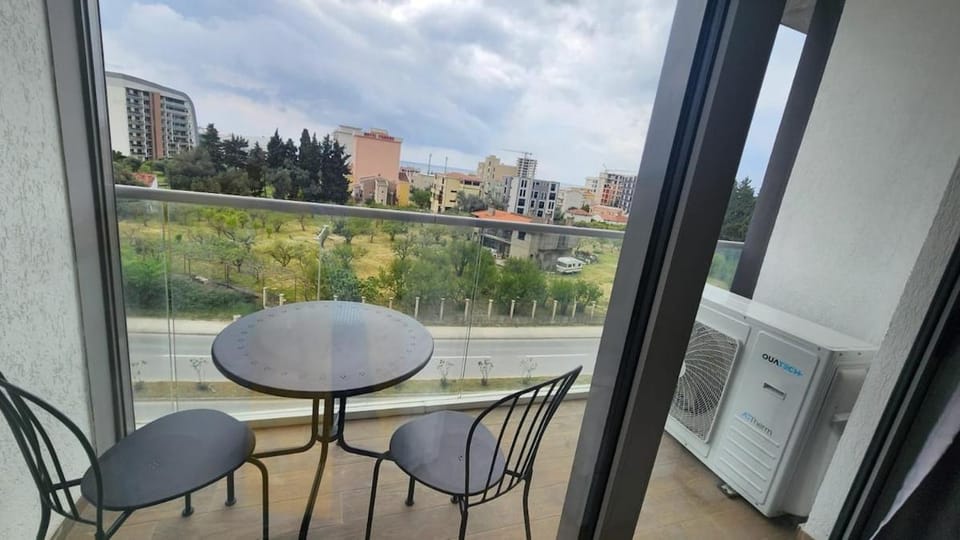 PMTR Luxury Sea View 2BR Apartment Modern Pool Apartment in Montenegro