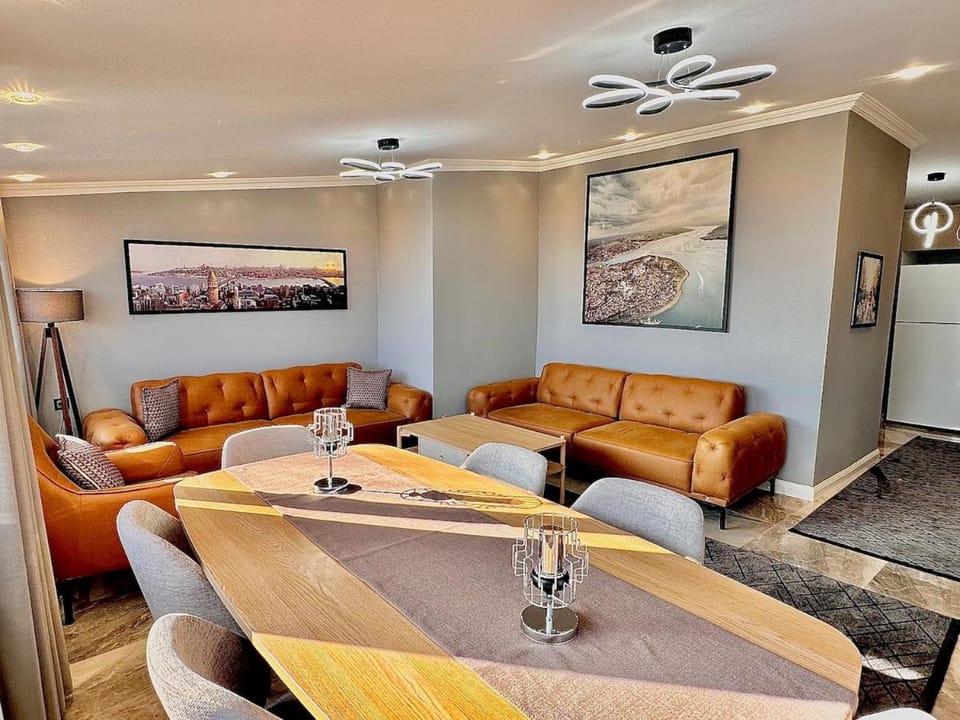 Living room, Seating area