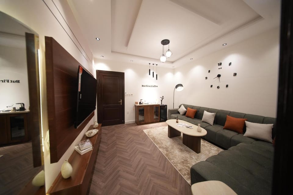 جناح بغرفه وصاله بأثاث انيق Apartment in Jeddah