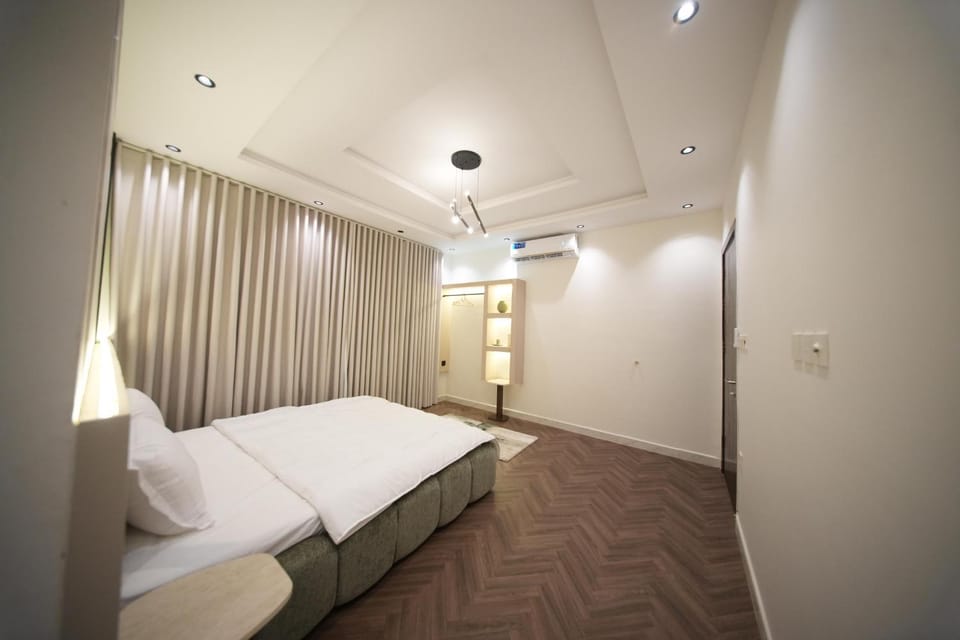 جناح بغرفه وصاله بأثاث انيق Apartment in Jeddah