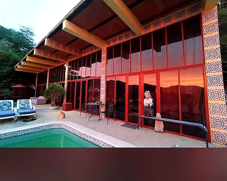 Property building, Balcony/Terrace