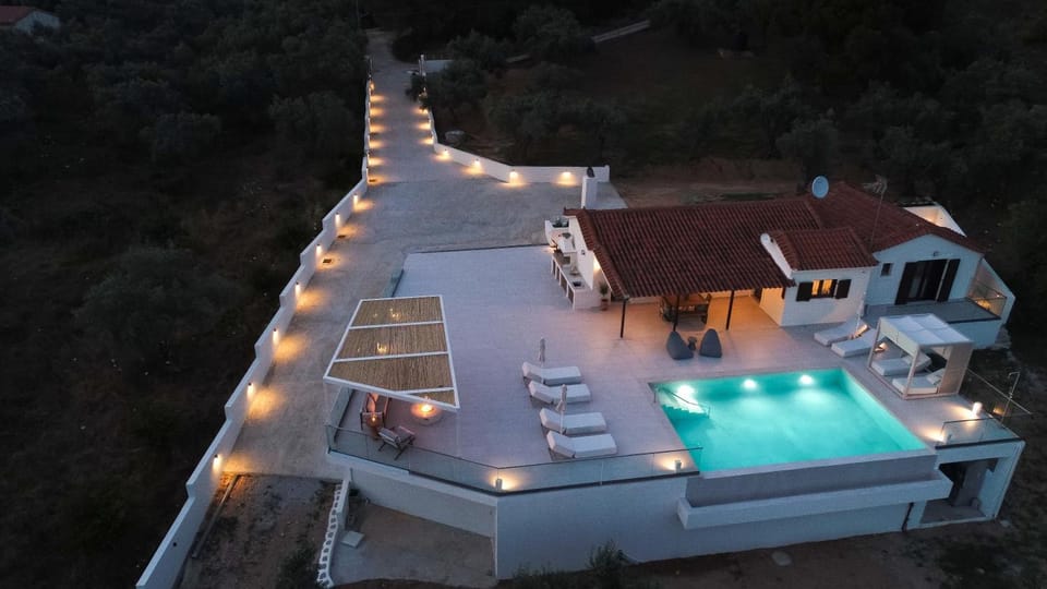 Villa Emerald Diamond Villa in Kolios