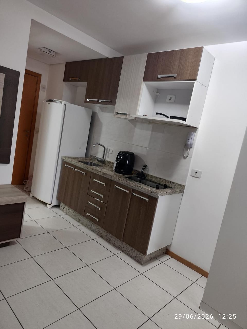 APARTAMENTO NO CENTRO DE CURITIBA, wi-fi, lavanderia, mini mercado, academia, piscina e sauna, próximo ao SHOPPING ESTAÇÃO Apartment in Curitiba