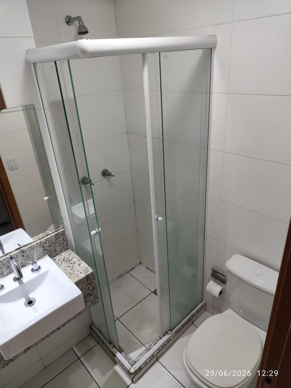 APARTAMENTO NO CENTRO DE CURITIBA, wi-fi, lavanderia, mini mercado, academia, piscina e sauna, próximo ao SHOPPING ESTAÇÃO Apartment in Curitiba