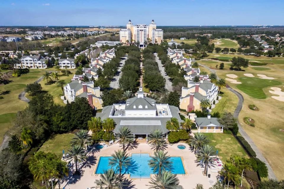 Delightful retreat with golf view close to Disney House in Osceola County