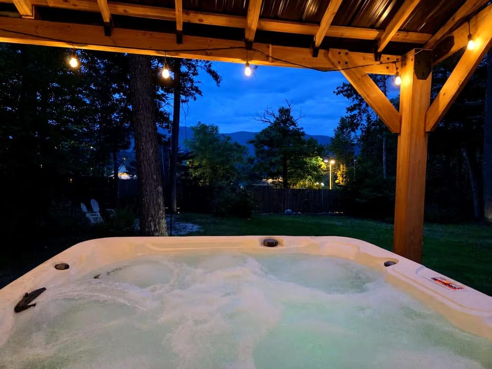 Patio, Natural landscape, Hot Tub, Mountain view