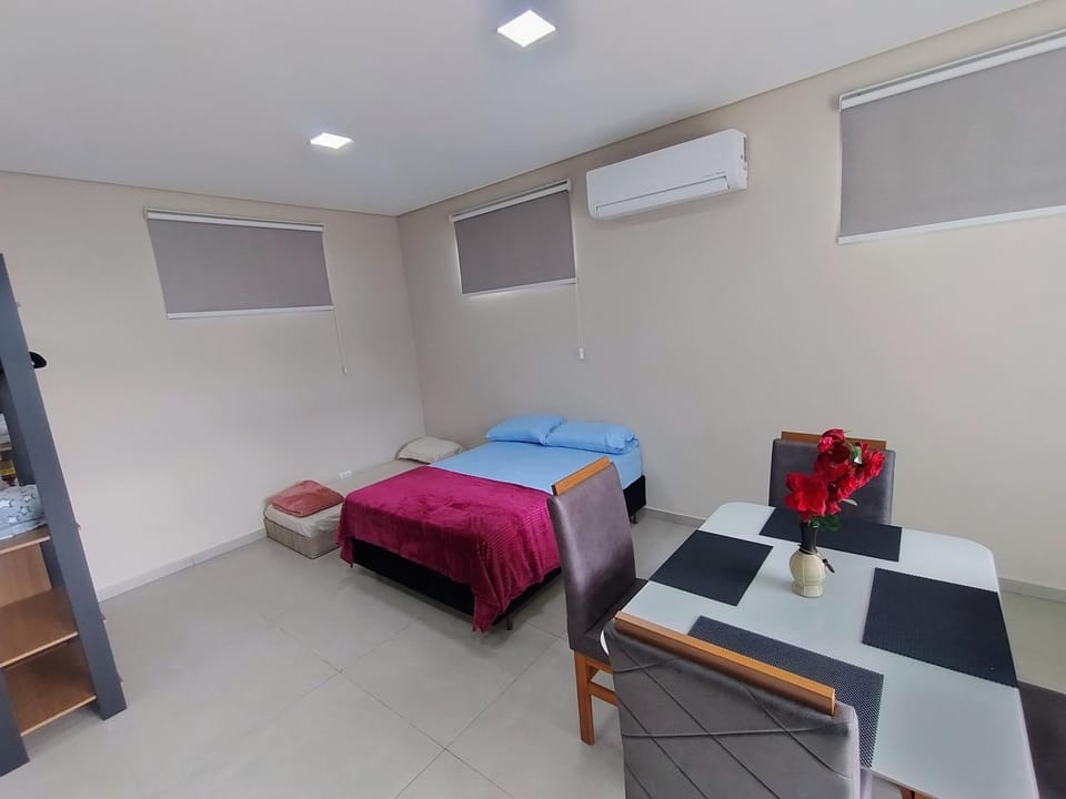 Lindo e espaçoso Studio de 50m2 com estacionamento House in Foz do Iguaçu